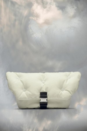 Maison Margiela Glam Slam Sport Cycle Messenger White | UK_MM59336